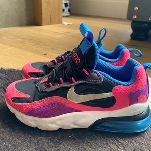 Girls Nike Runner sz 12